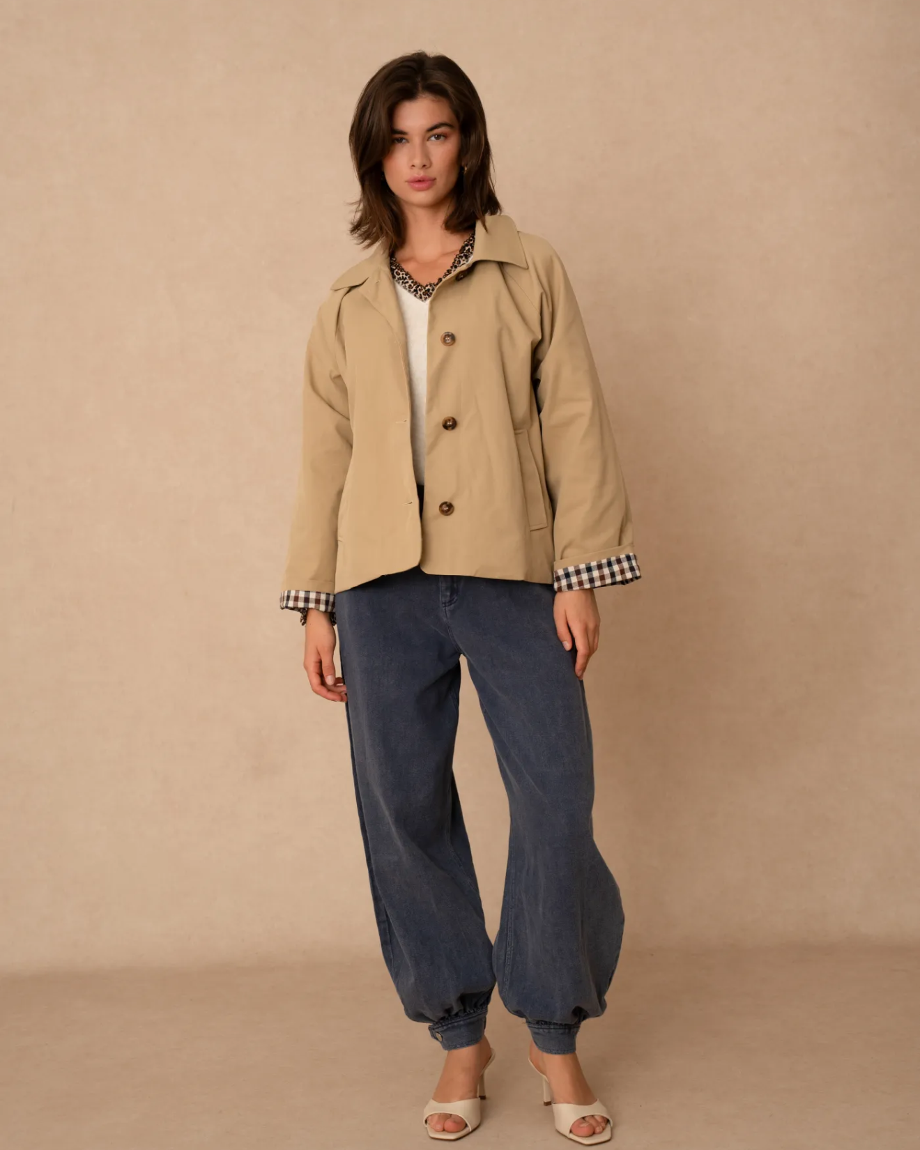 Short Trench Coat Beige