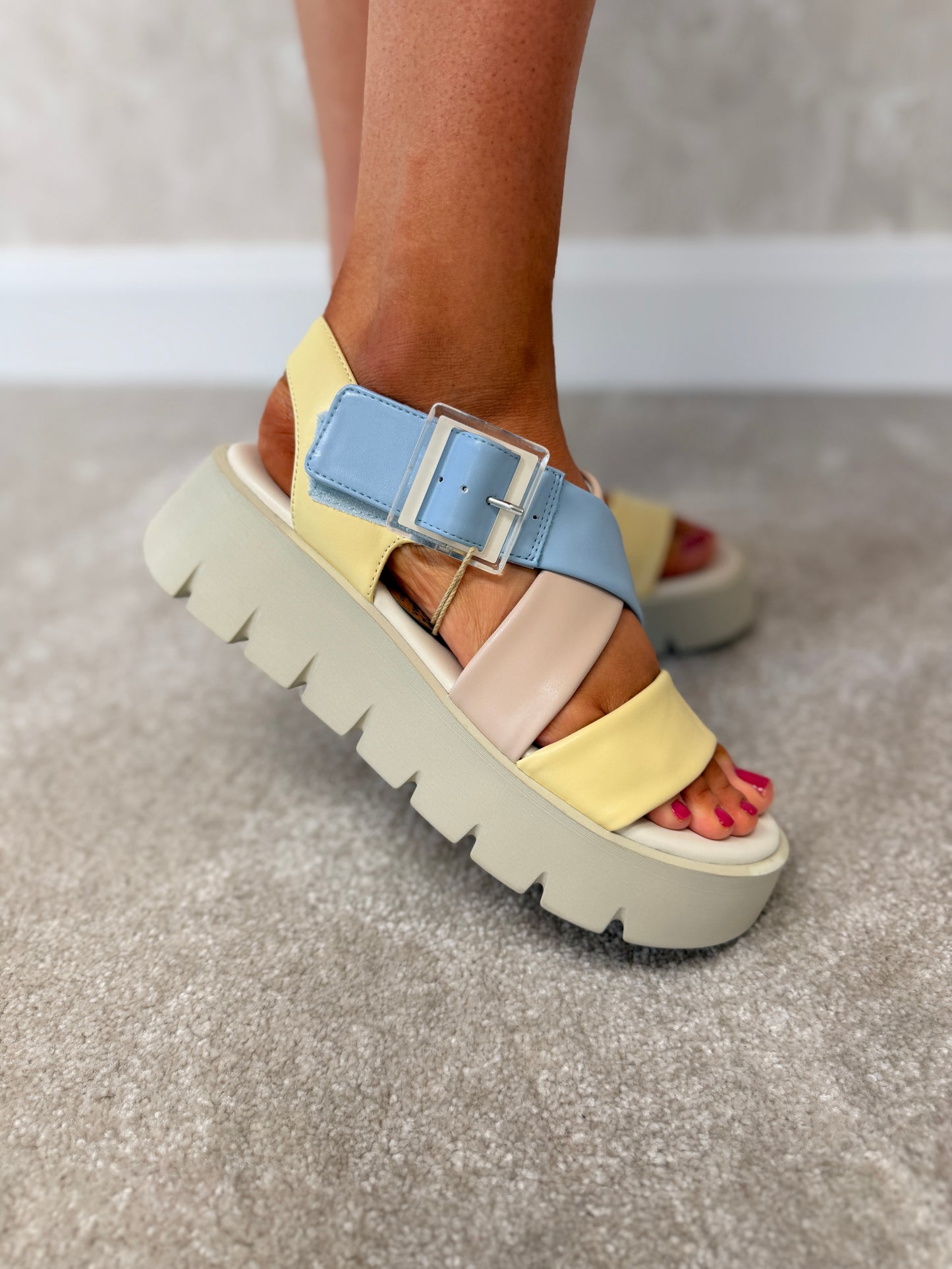 Vanilla Comb Sandals