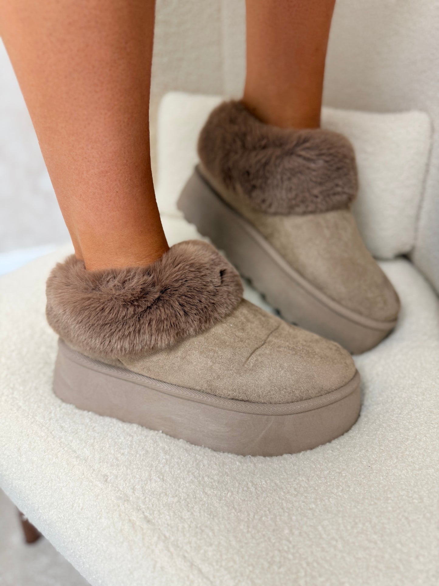 Lunar Nissi Slipper Mink