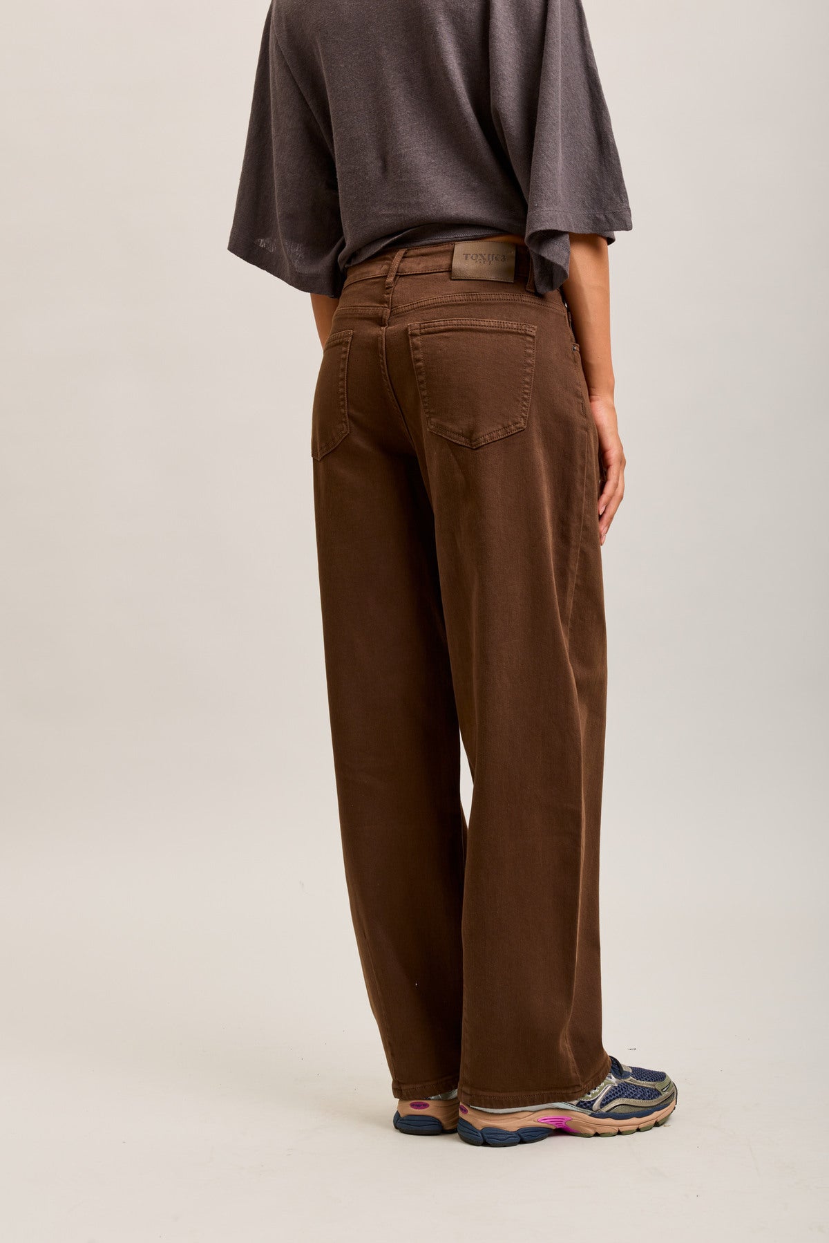 Brown barrel jeans