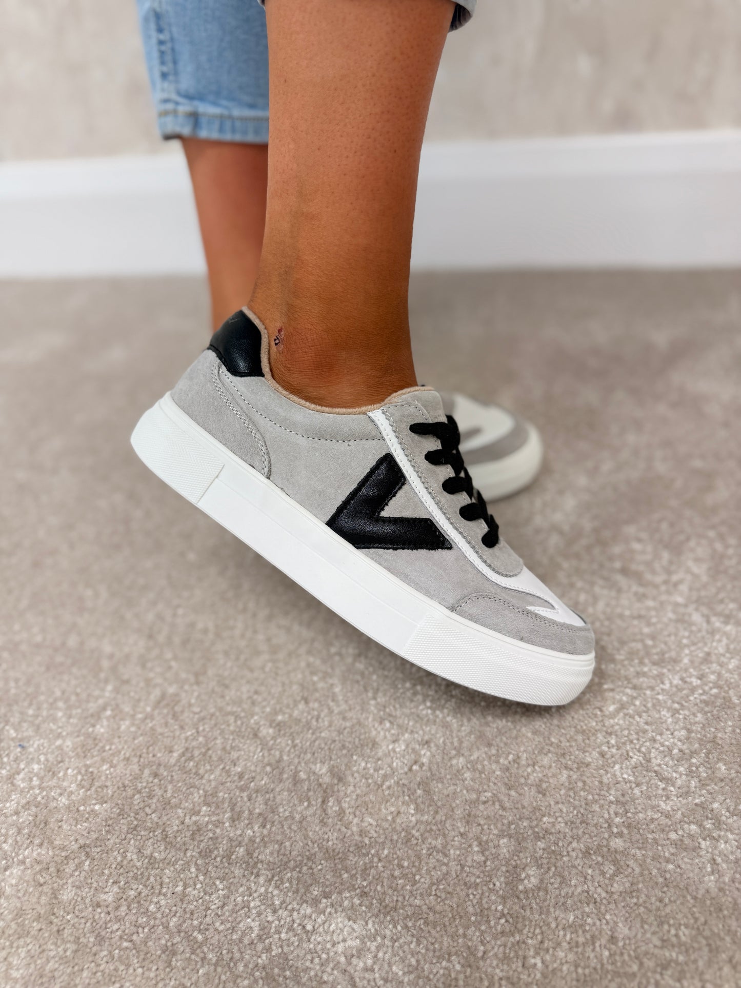 Eighty Mist Trainers