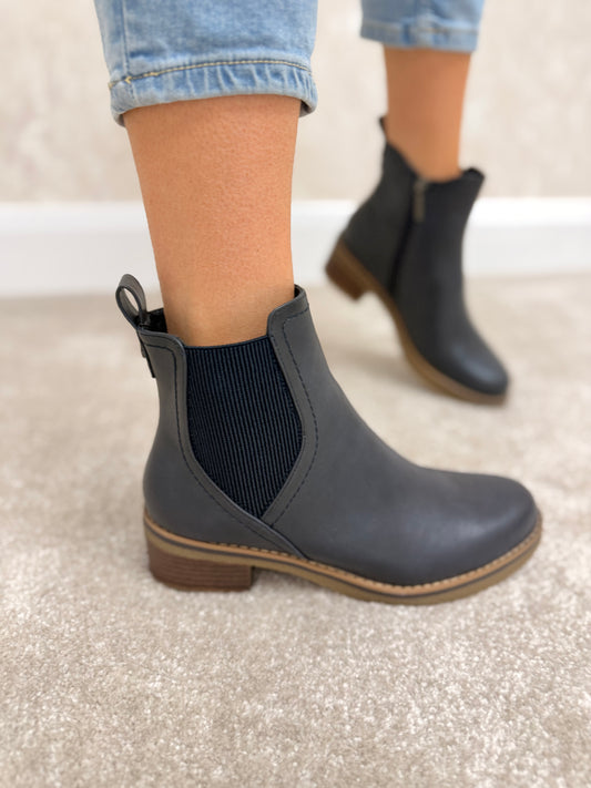 Lunar Conrad Navy Ankle Boot