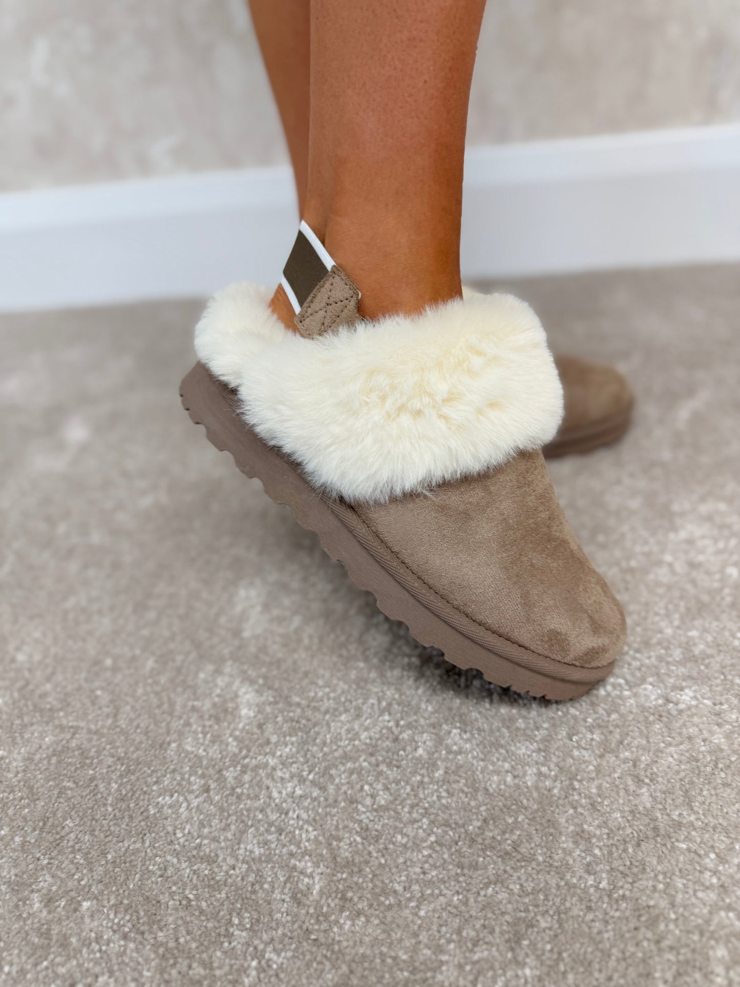 Lunar Nevis Slipper Mink