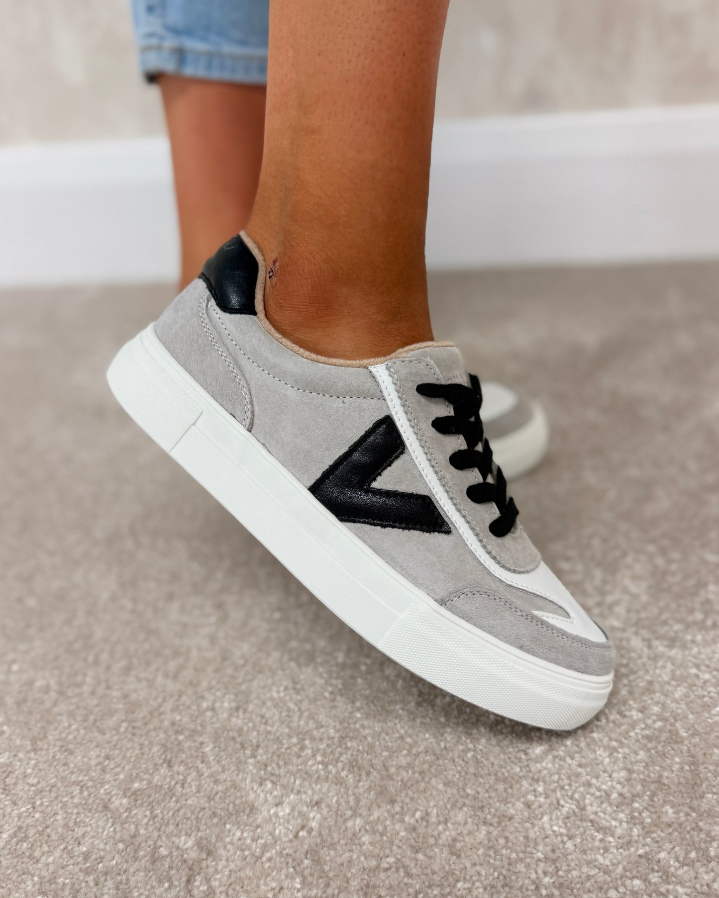 Eighty Mist Trainers