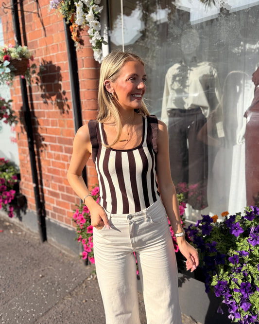 Stripe Ruffle Knit Vest Coffee