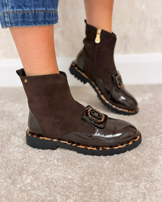 Wuhu one choccy boots