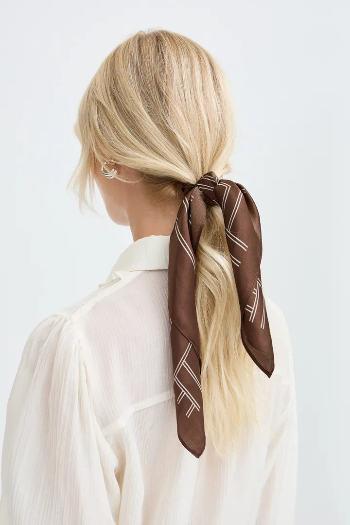 Wioletta Lines Scarf Brown