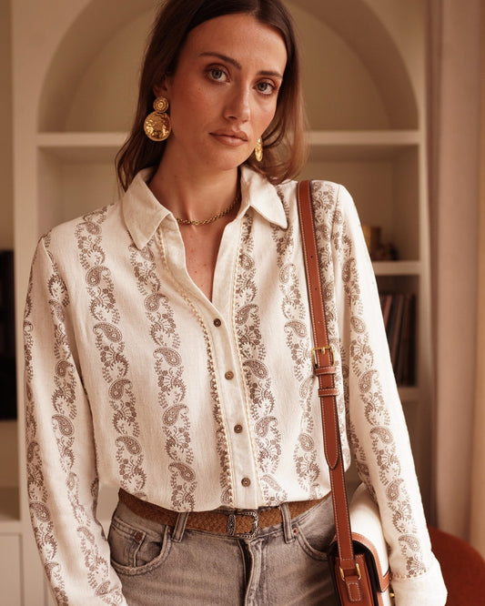 Boho-chic style shirt.