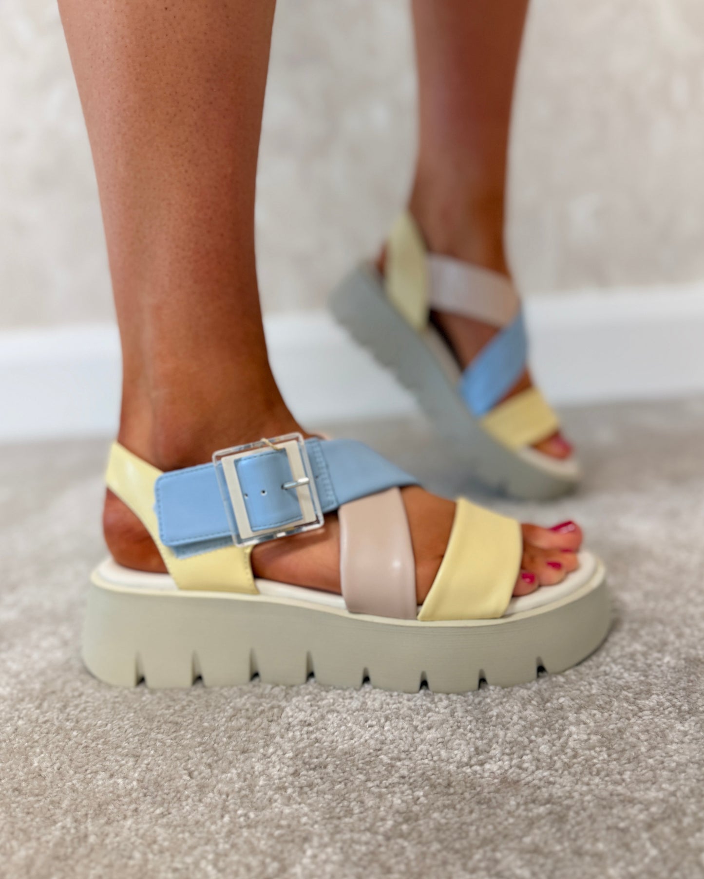 Vanilla Comb Sandals