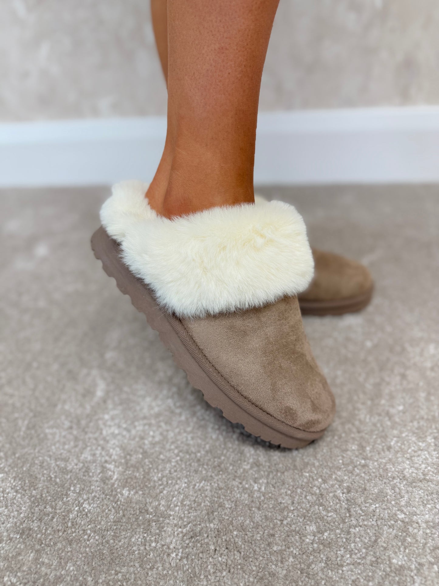 Lunar Nevis Slipper Mink