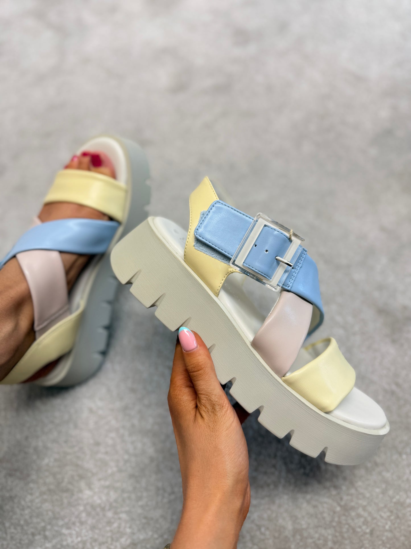 Vanilla Comb Sandals