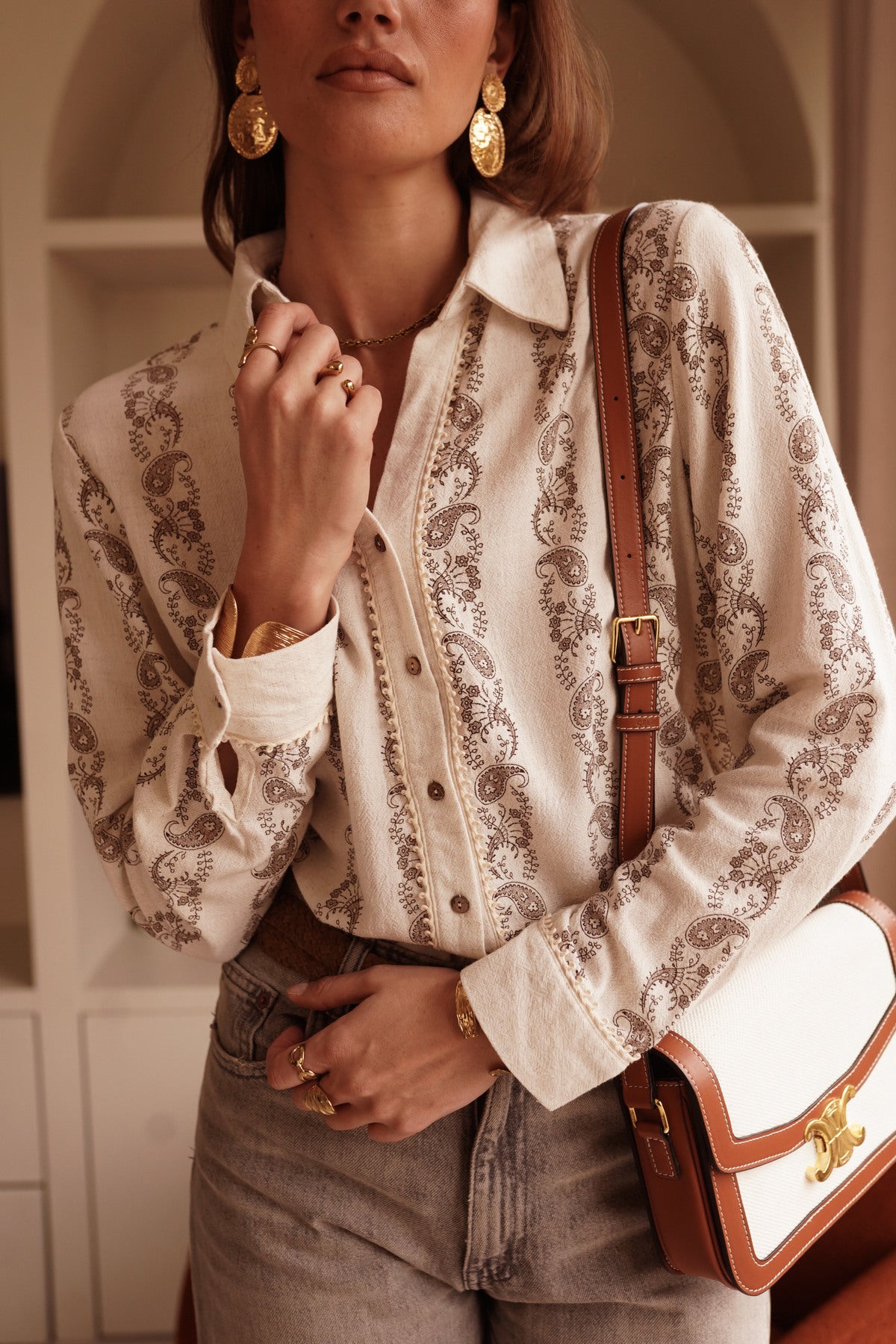 Boho-chic style shirt.