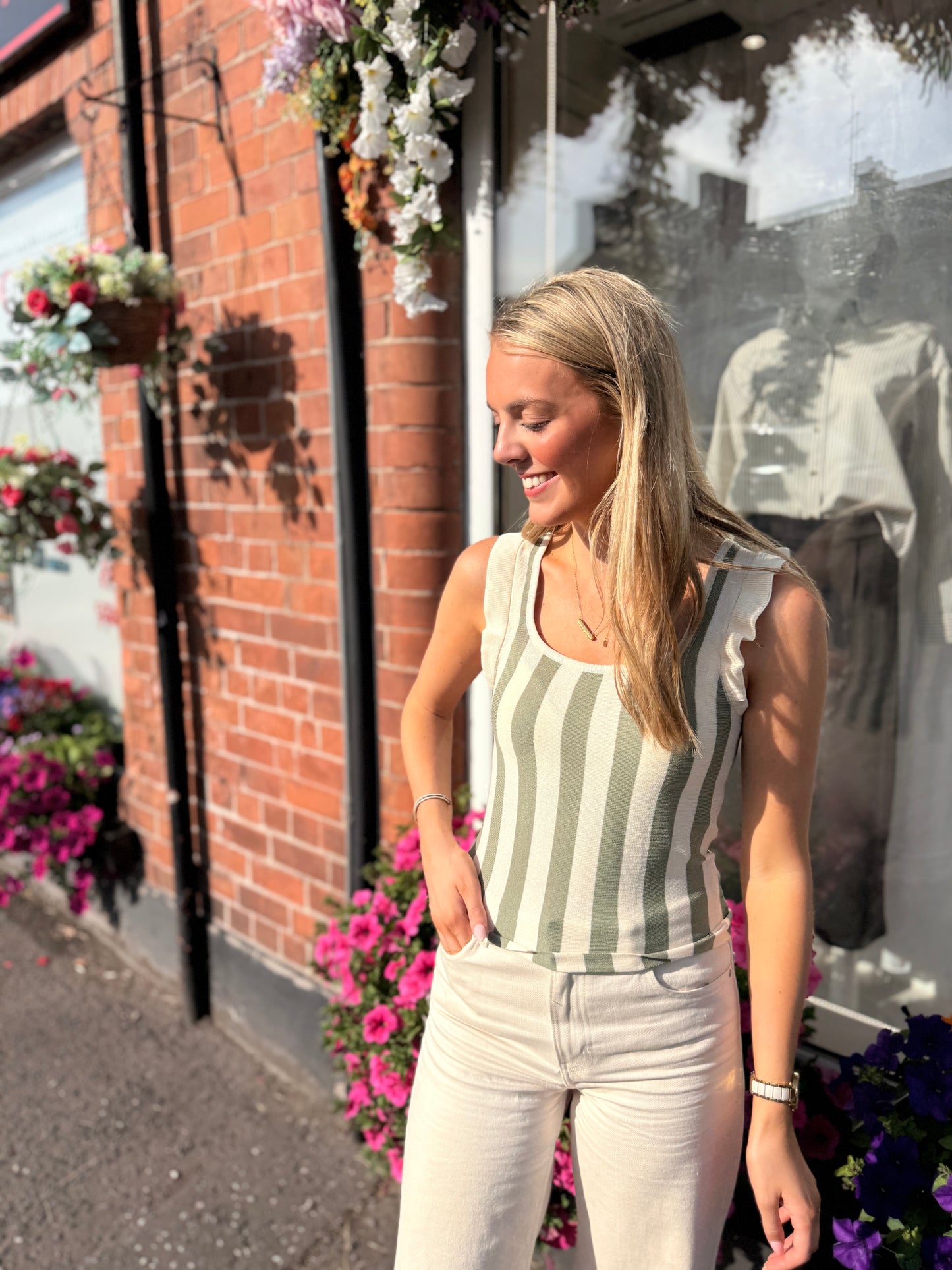 Stripe Stripe Ruffle Knit Vest Green