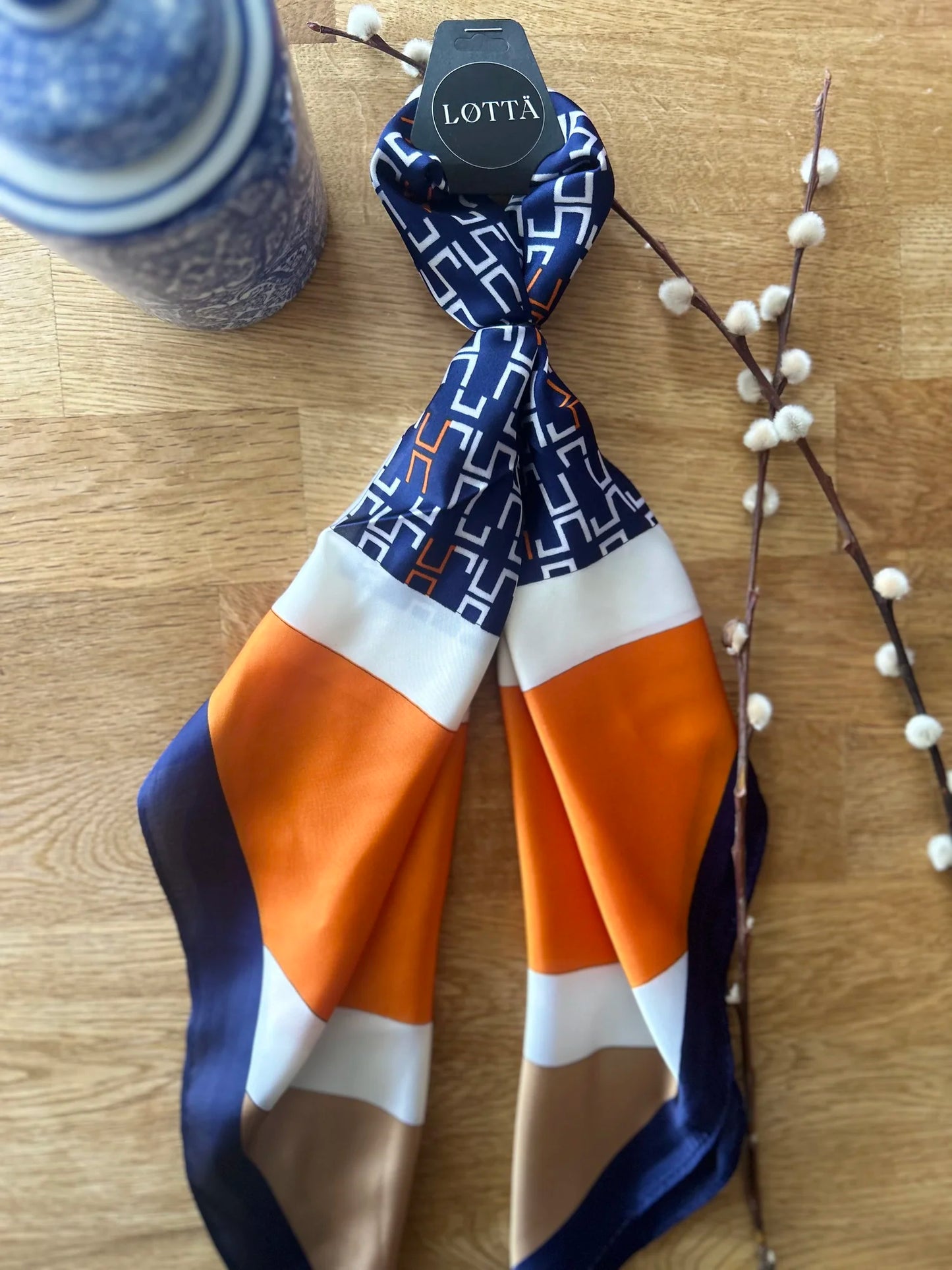 LOTTA Navy and orange neck scarf 