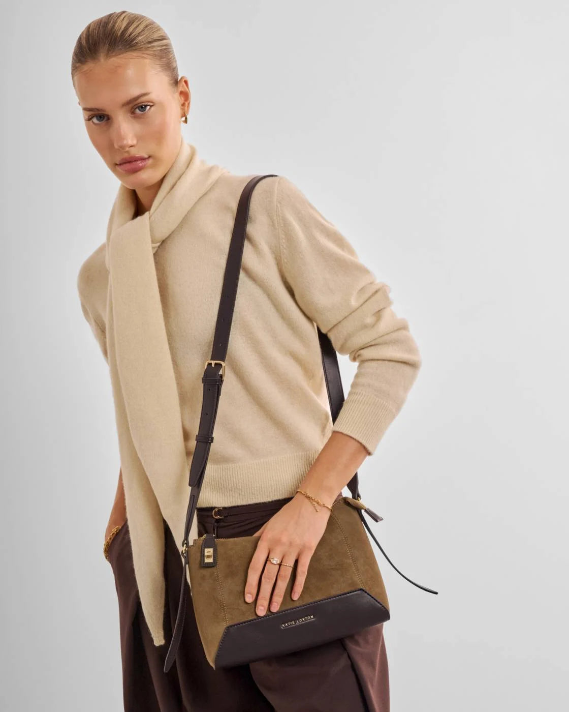 Charlbury suedette crossbody bag caramel
