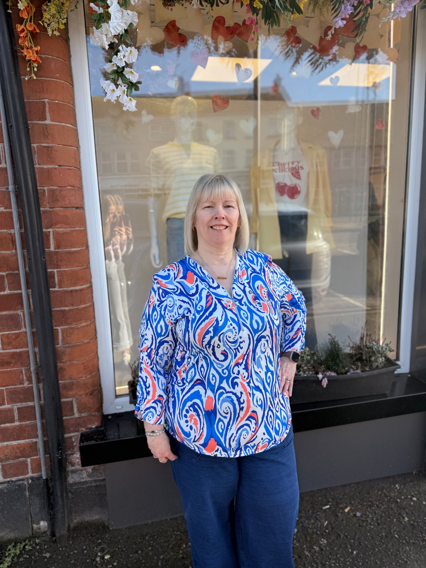 YEW 3842 V Neck Zip Top