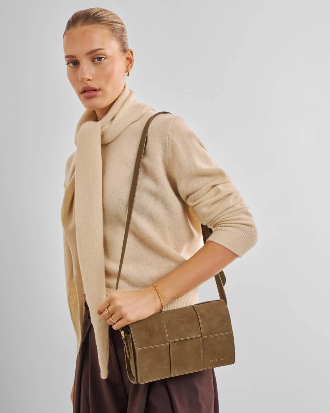 KLB4469 Taya crossbody bag caramel suedette