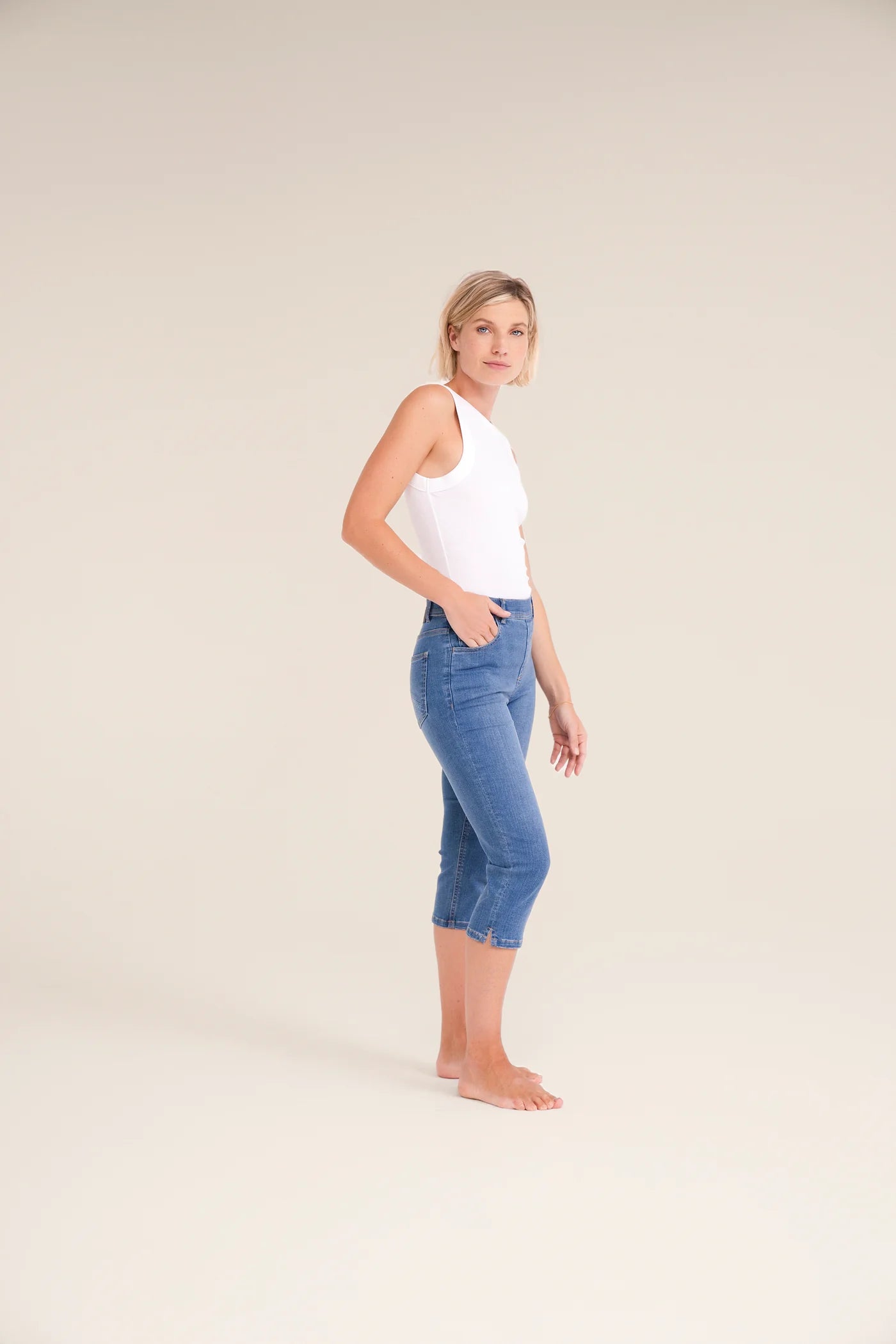 Melli 480w Capri Jeans Mid Blue