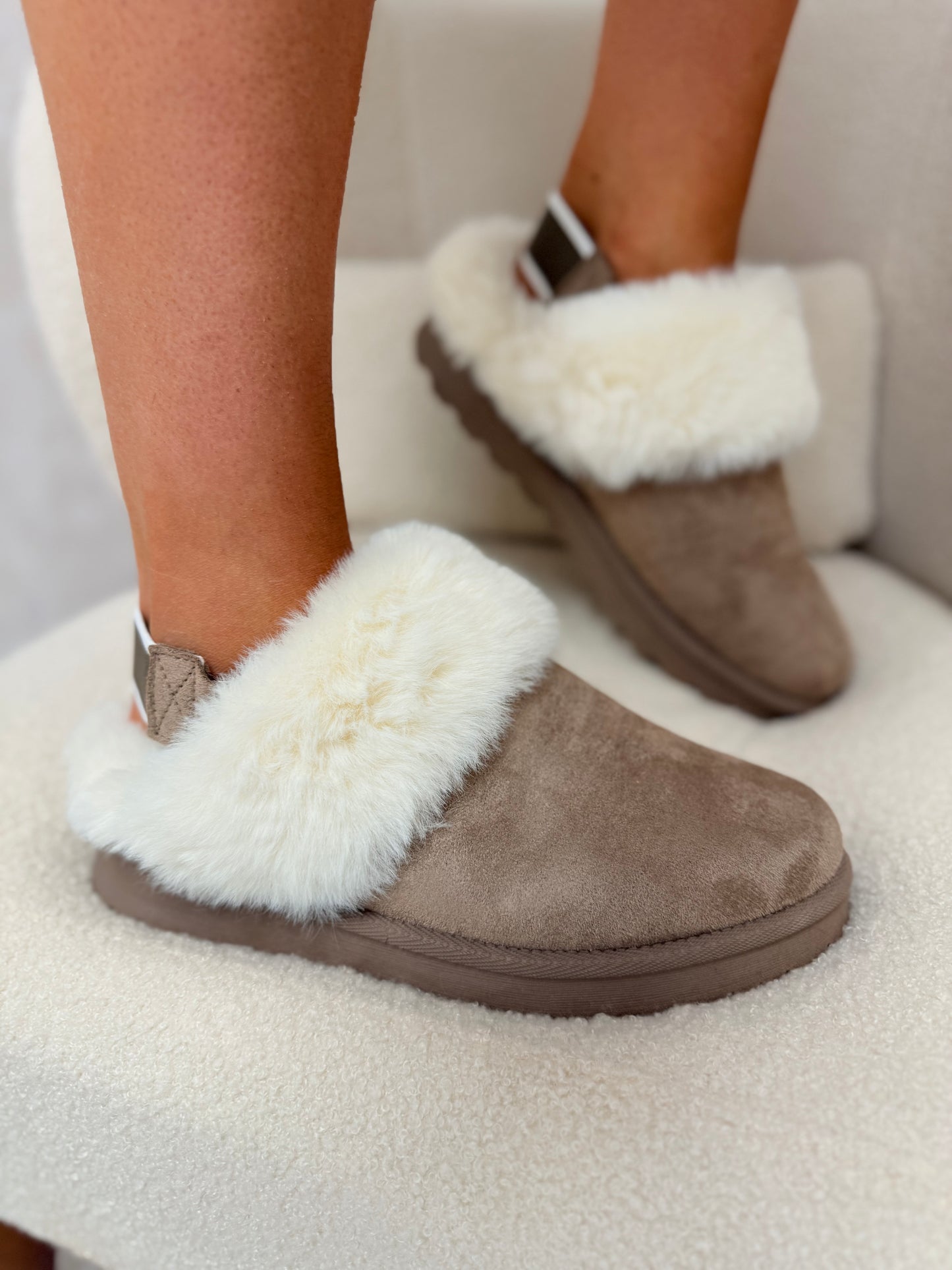 Lunar Nevis Slipper Mink