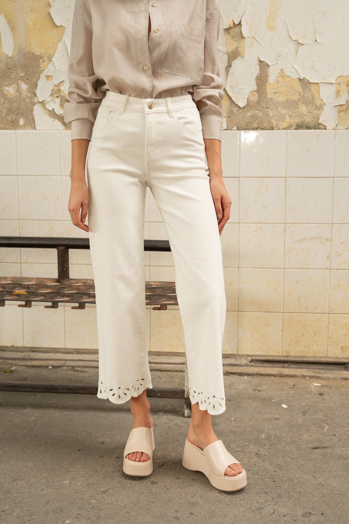 Lola White Jeans