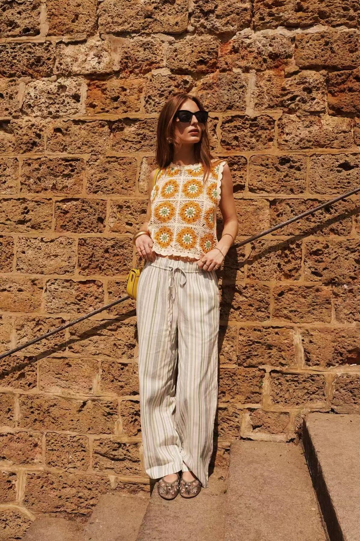 Graphic crochet top Beige