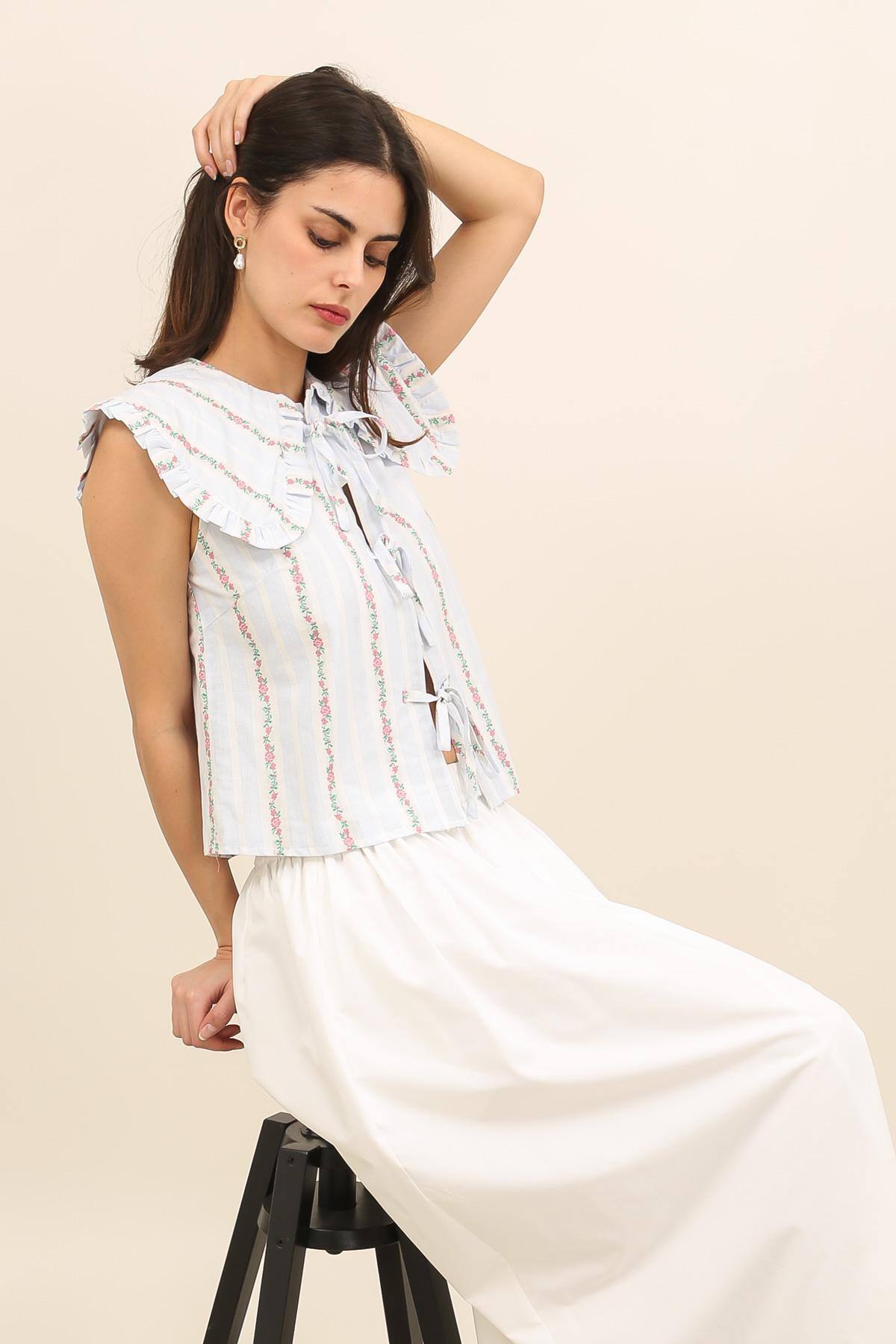 Sleeveless Front Tie Top Floral