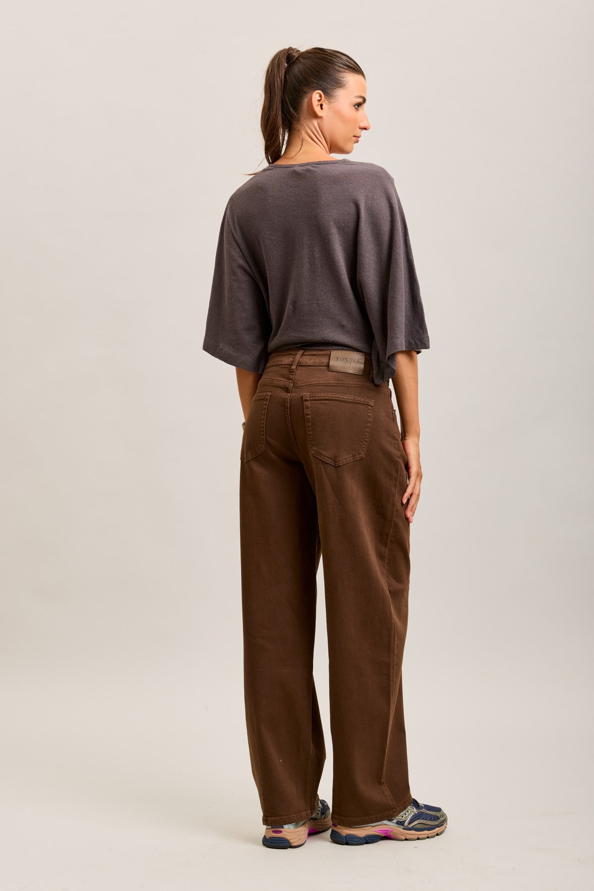 Brown barrel jeans