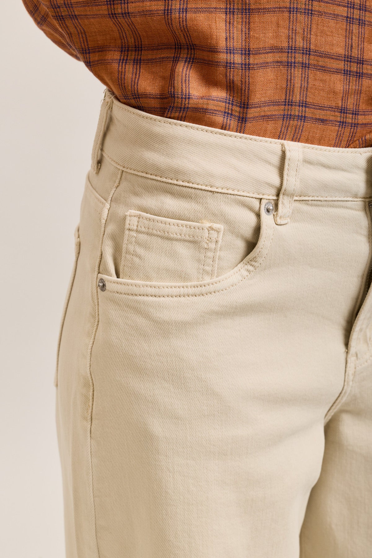 Cream barrel jeans